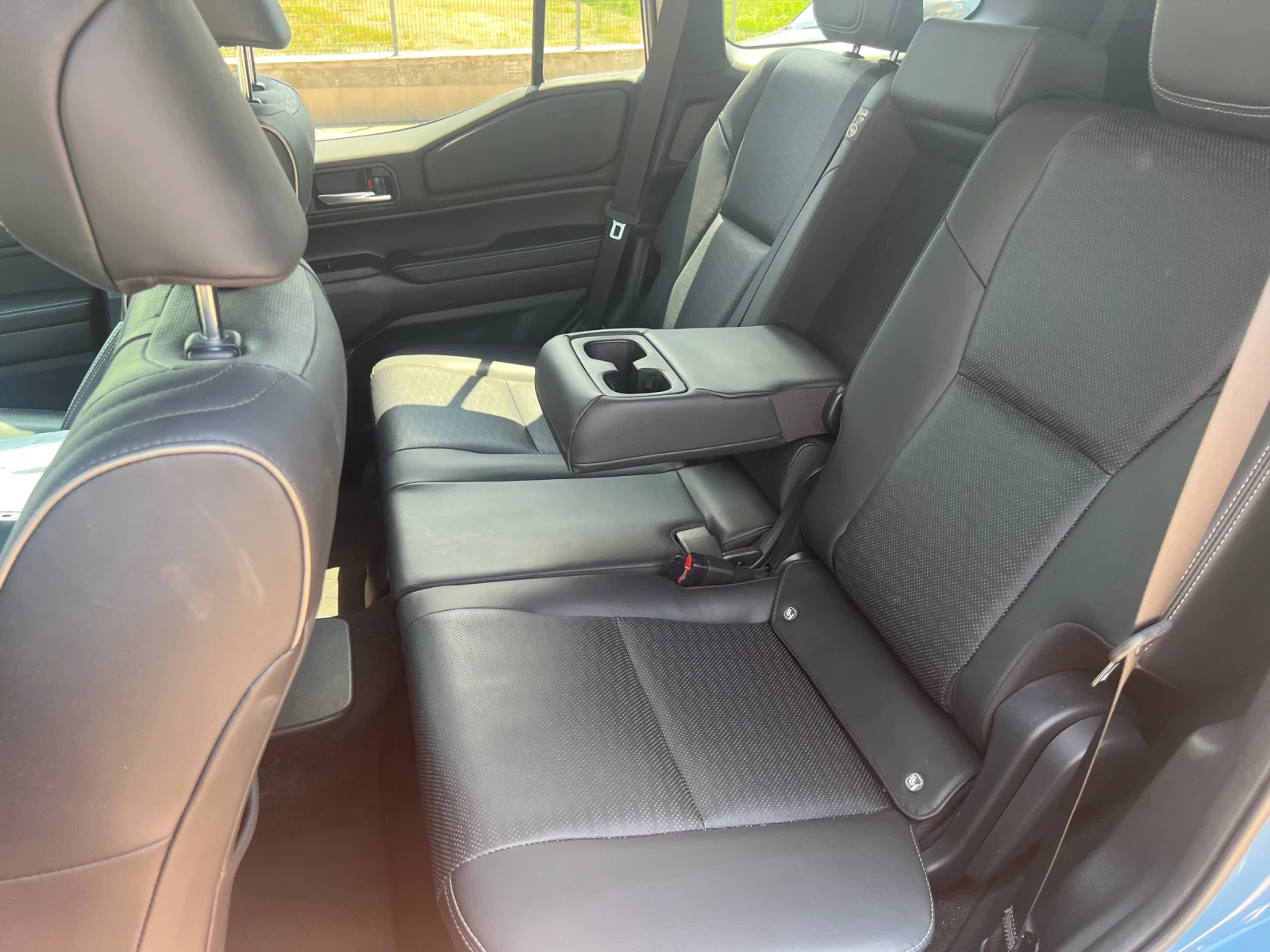 Toyota Land cruiser First Edition 250 2.8D 8A/T, снимка 16 - Автомобили и джипове - 54679004