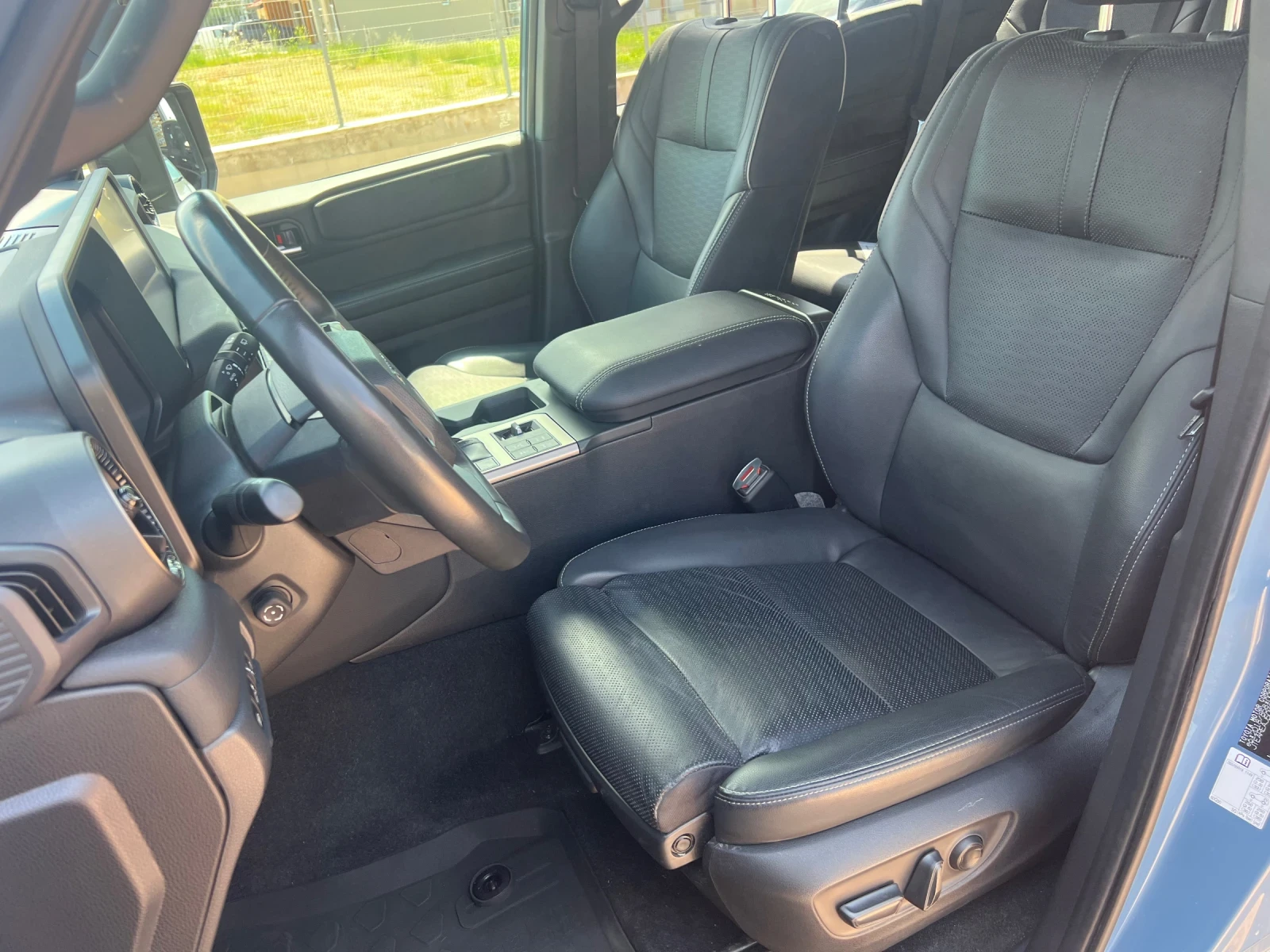 Toyota Land cruiser First Edition 250 2.8D 8A/T, снимка 9 - Автомобили и джипове - 54679004