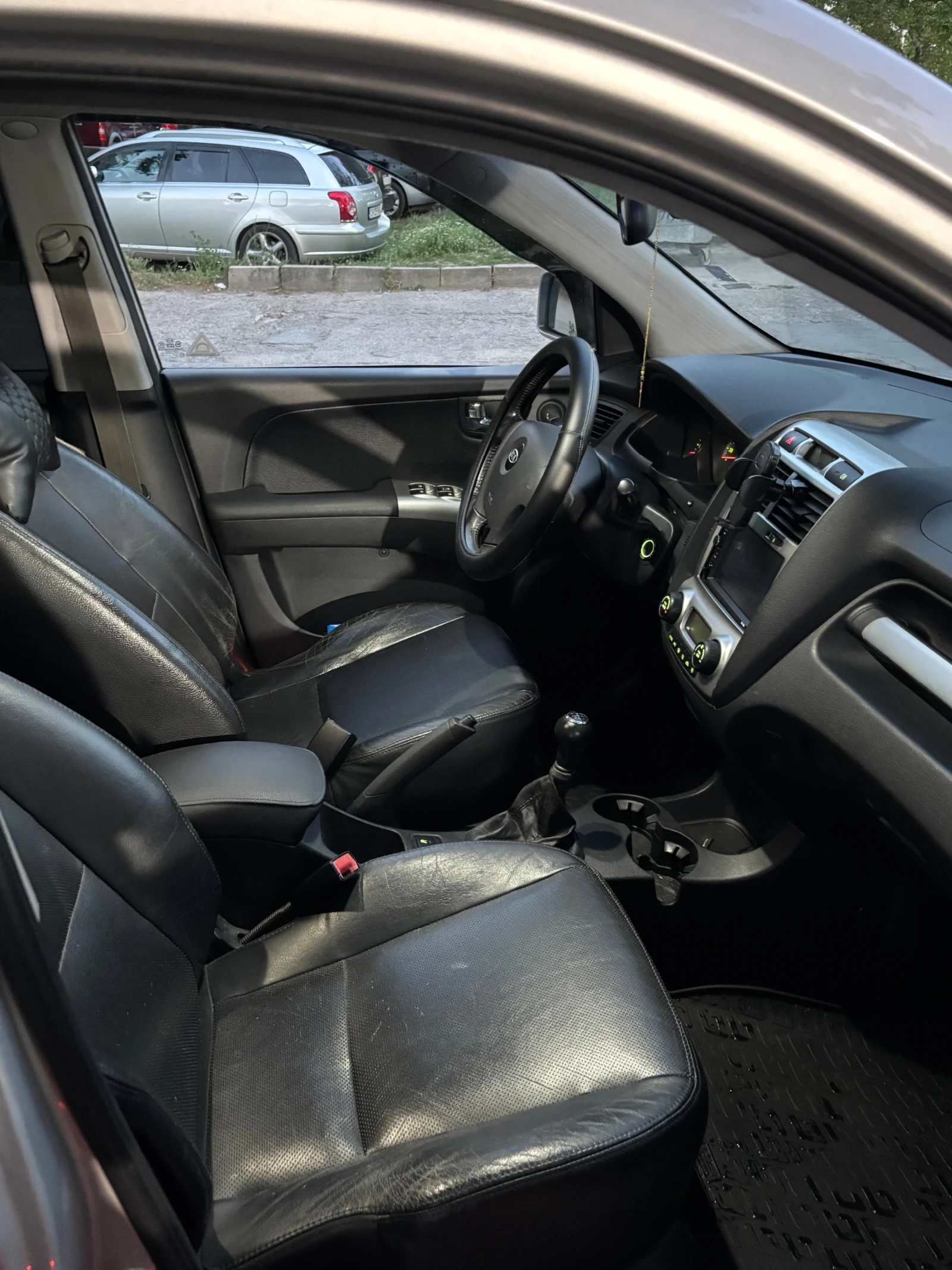 Kia Sportage, снимка 6 - Автомобили и джипове - 55904556
