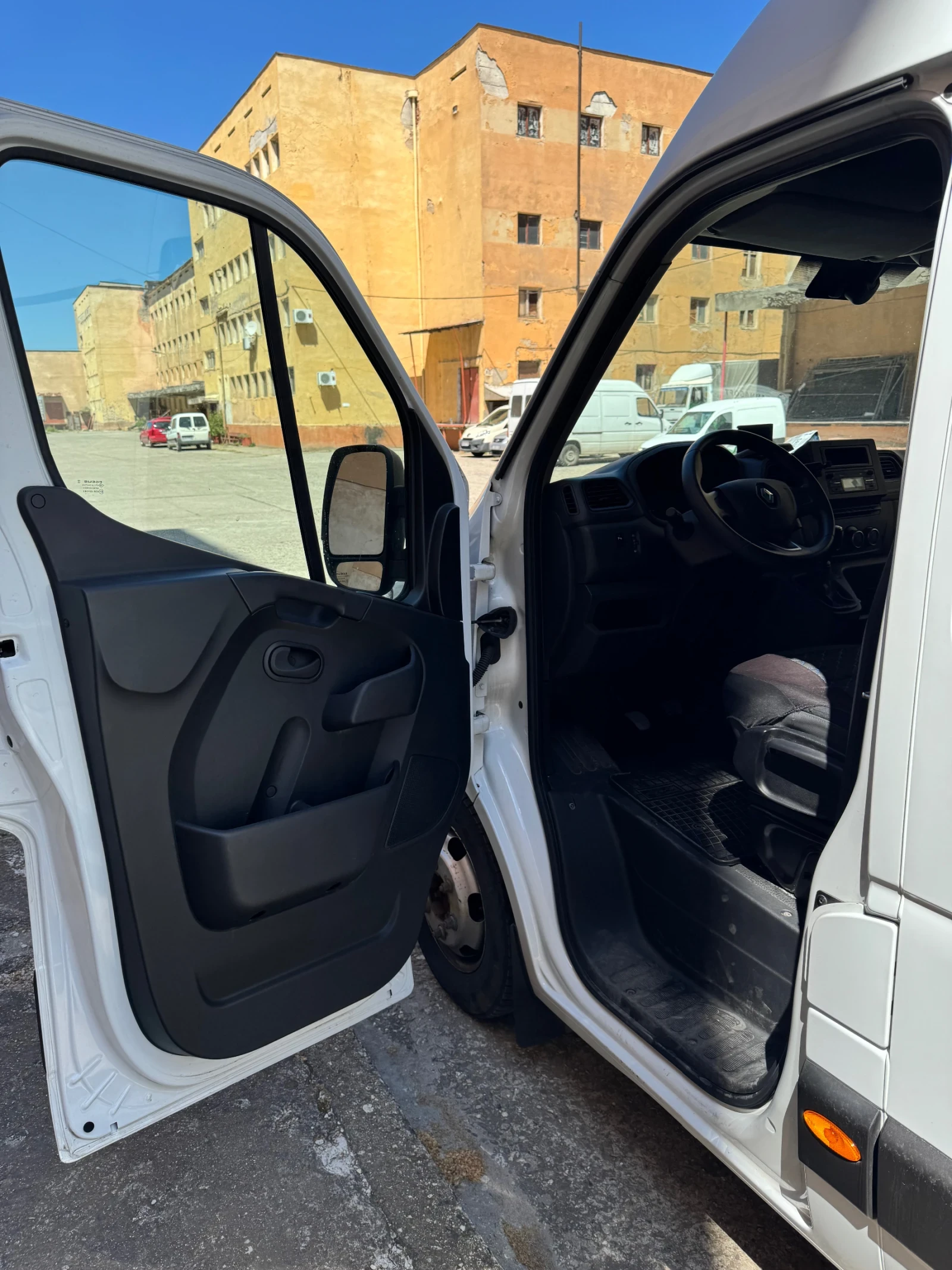 Renault Master 2.3 - изображение 8