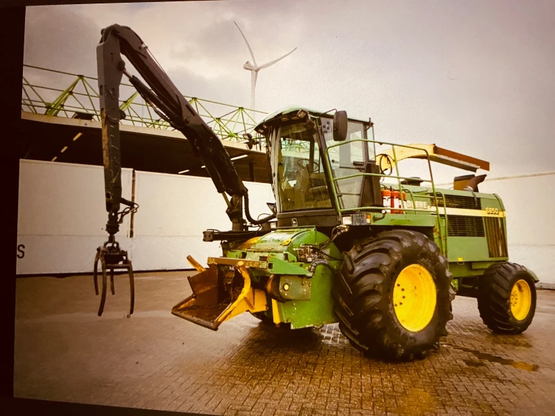 Специализирани машини Машини за дърводобив John Deer, снимка 1 - Селскостопанска техника - 48203262