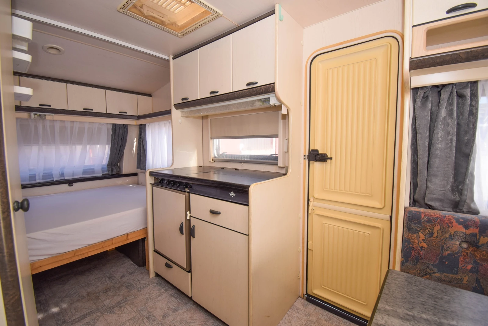 Каравана Hobby Classic 450+ ФОРСЕЛТ - изображение 8