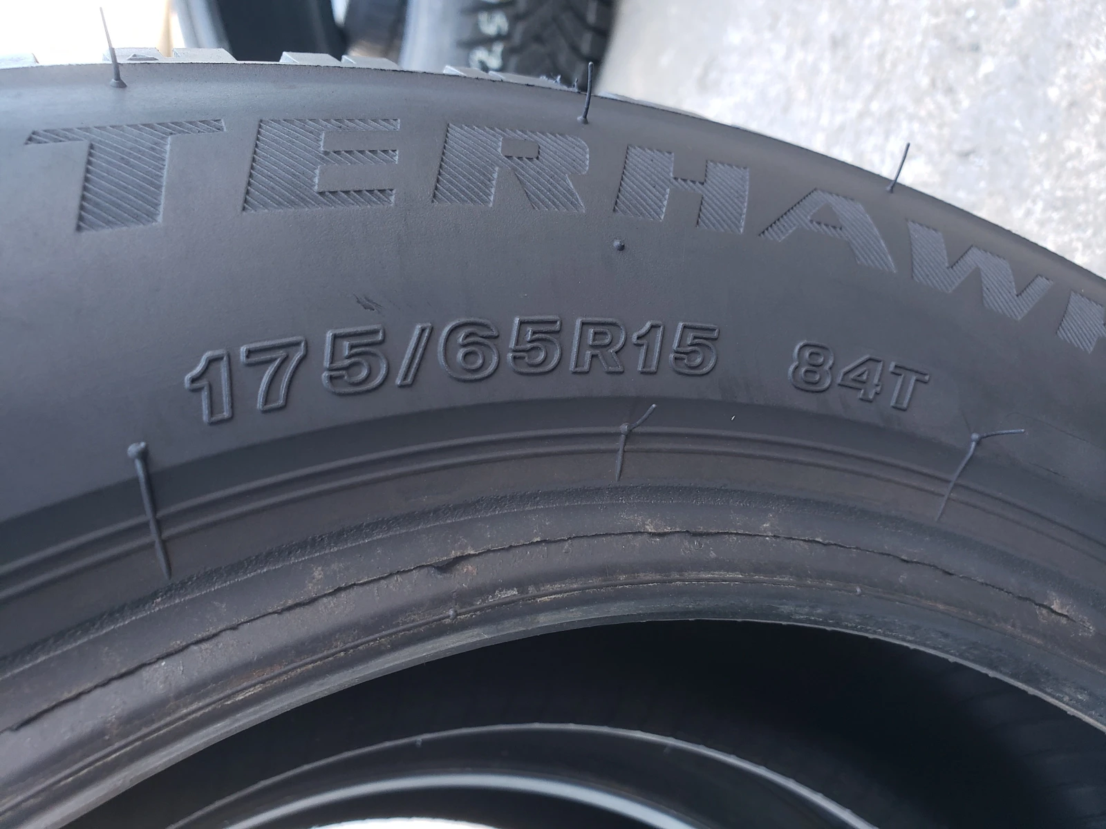 Гуми Зимни 175/65R15, снимка 5 - Гуми и джанти - 55998661