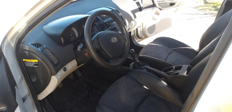 Kia Ceed, снимка 9 - Автомобили и джипове - 46936817