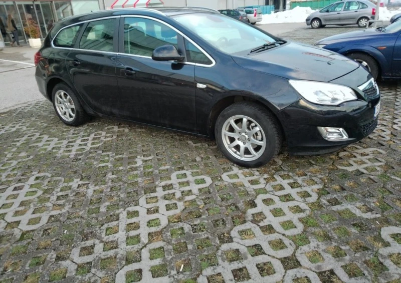 Opel Astra 1.4 TURBO, снимка 6 - Автомобили и джипове - 46153630