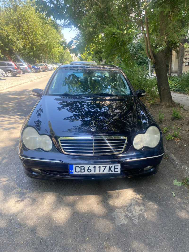 Mercedes-Benz C 220, снимка 3 - Автомобили и джипове - 46779282