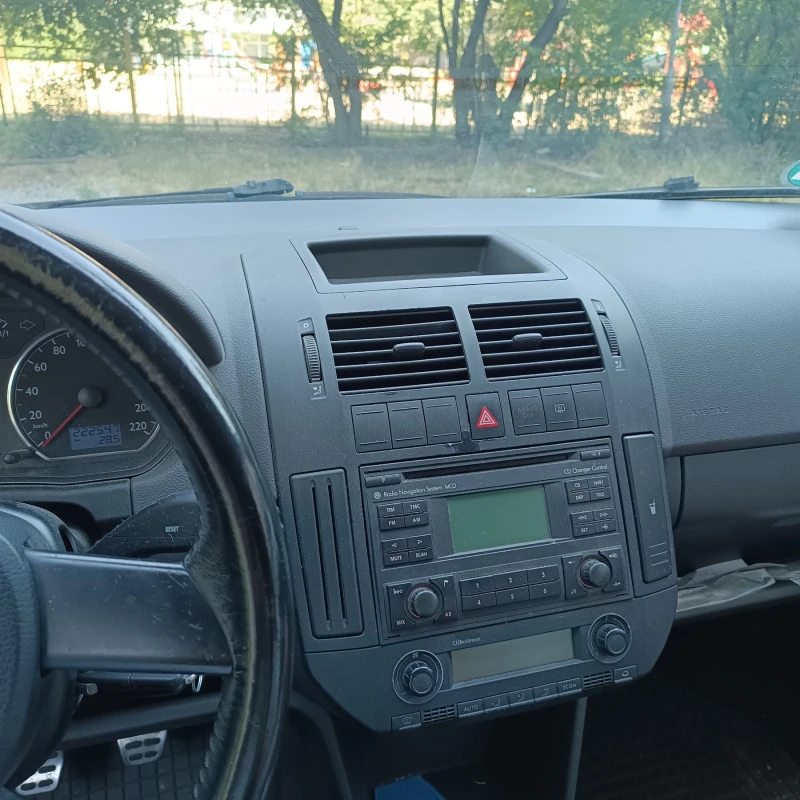 VW Polo, снимка 10 - Автомобили и джипове - 47680112