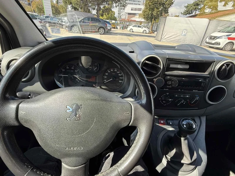 Peugeot Partner 1.6 HDI ПЪТНИЧЕСКИ, снимка 15 - Автомобили и джипове - 52382707