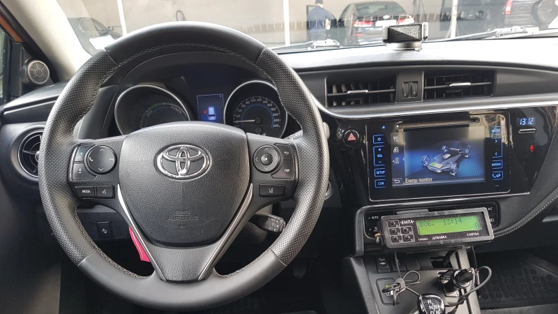 Toyota Auris 1, 8i, снимка 10 - Автомобили и джипове - 52493339