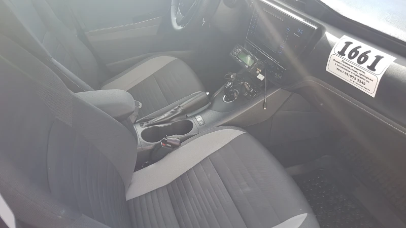 Toyota Auris 1, 8i, снимка 14 - Автомобили и джипове - 52493339
