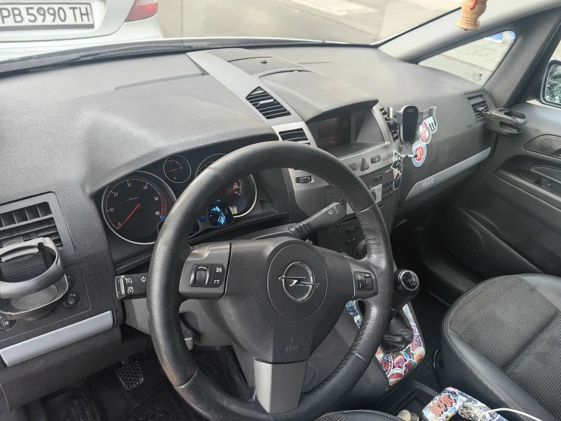 Opel Zafira 1.9 CDTI, снимка 5 - Автомобили и джипове - 52875136