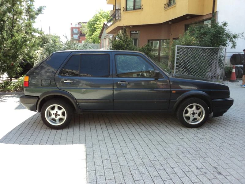 VW Golf 1,8, снимка 7 - Автомобили и джипове - 47018699