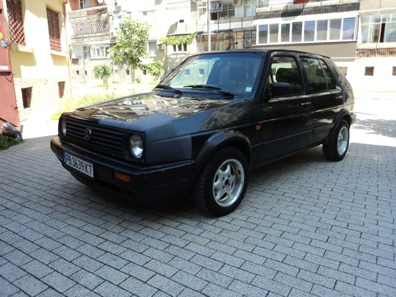 VW Golf 1,8, снимка 2 - Автомобили и джипове - 47018699