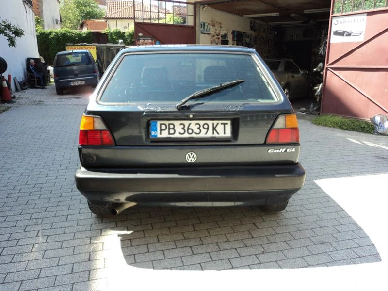 VW Golf 1,8, снимка 5 - Автомобили и джипове - 47018699