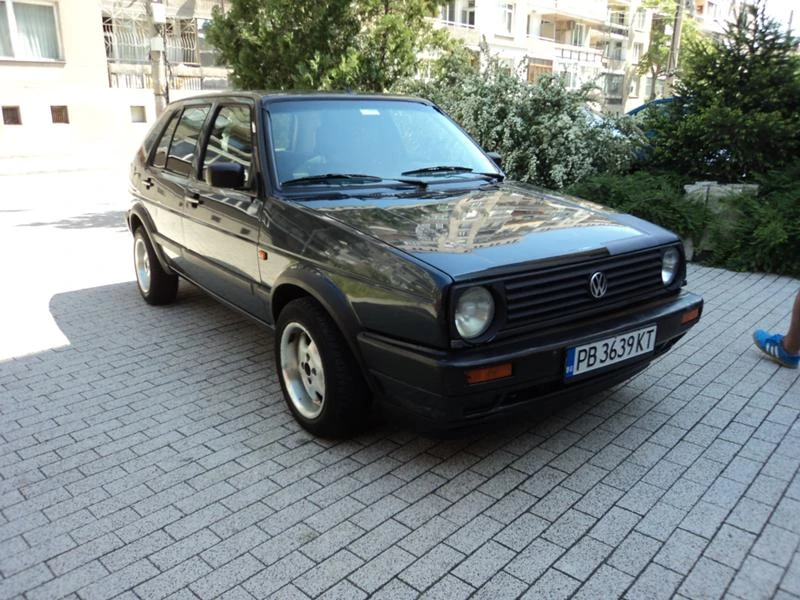 VW Golf 1,8, снимка 1 - Автомобили и джипове - 47018699