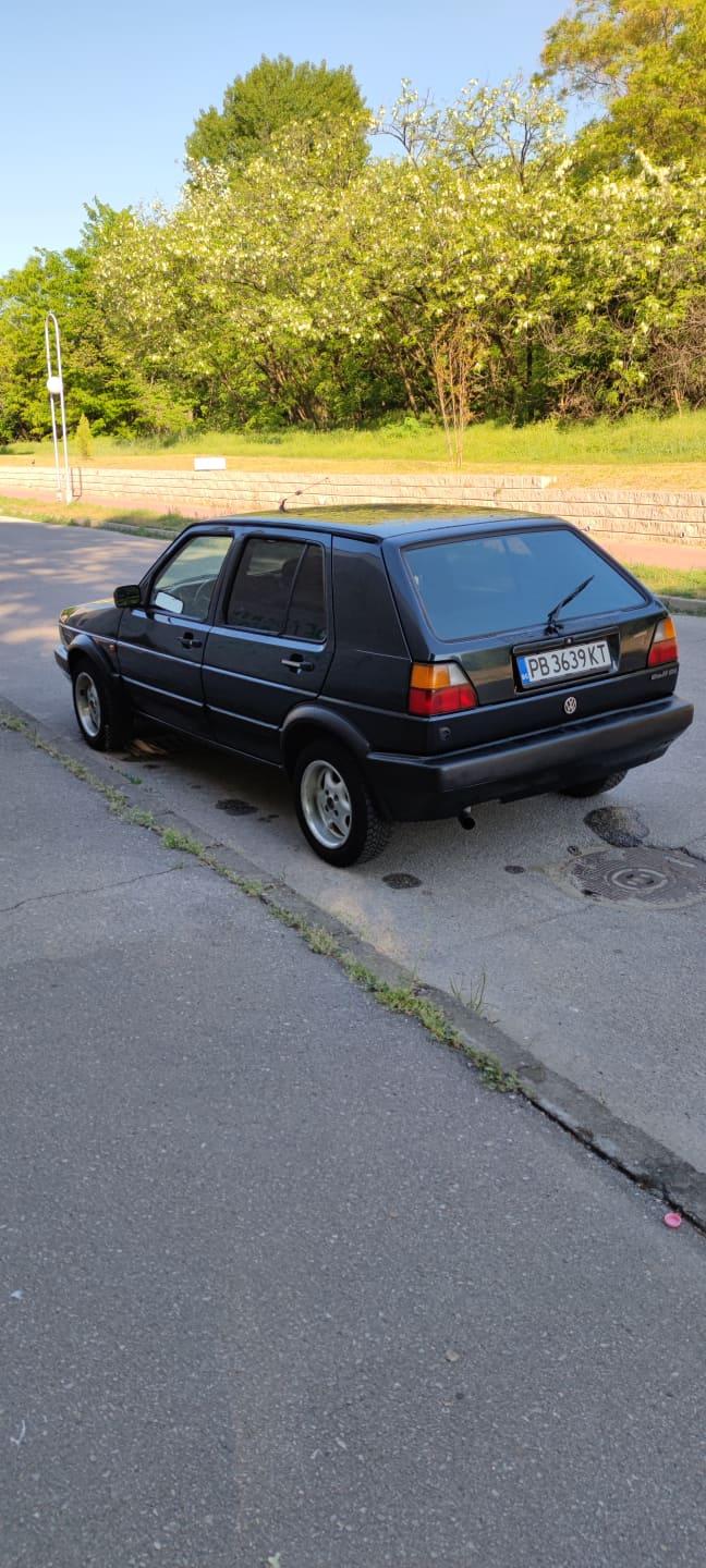 VW Golf 1,8, снимка 14 - Автомобили и джипове - 44328171