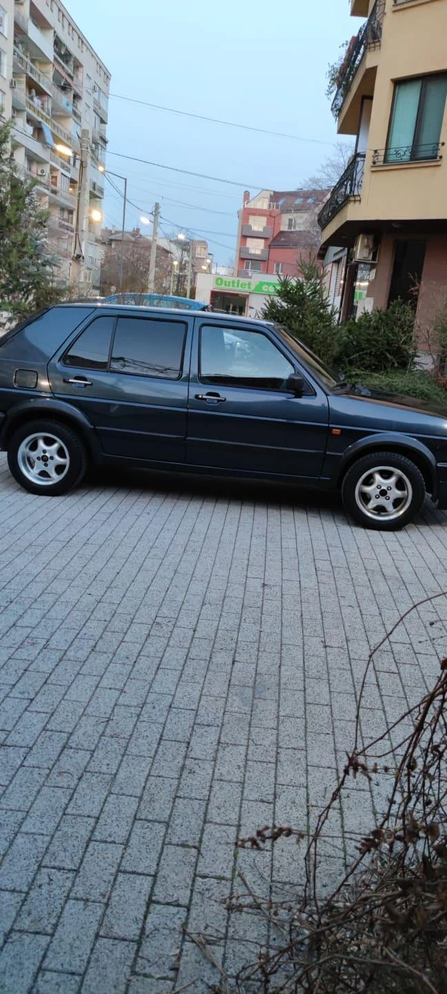 VW Golf 1,8, снимка 16 - Автомобили и джипове - 47018699