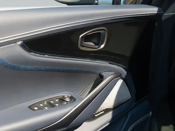 Aston Martin DBX 707 = Black Pack = Гаранция - изображение 7