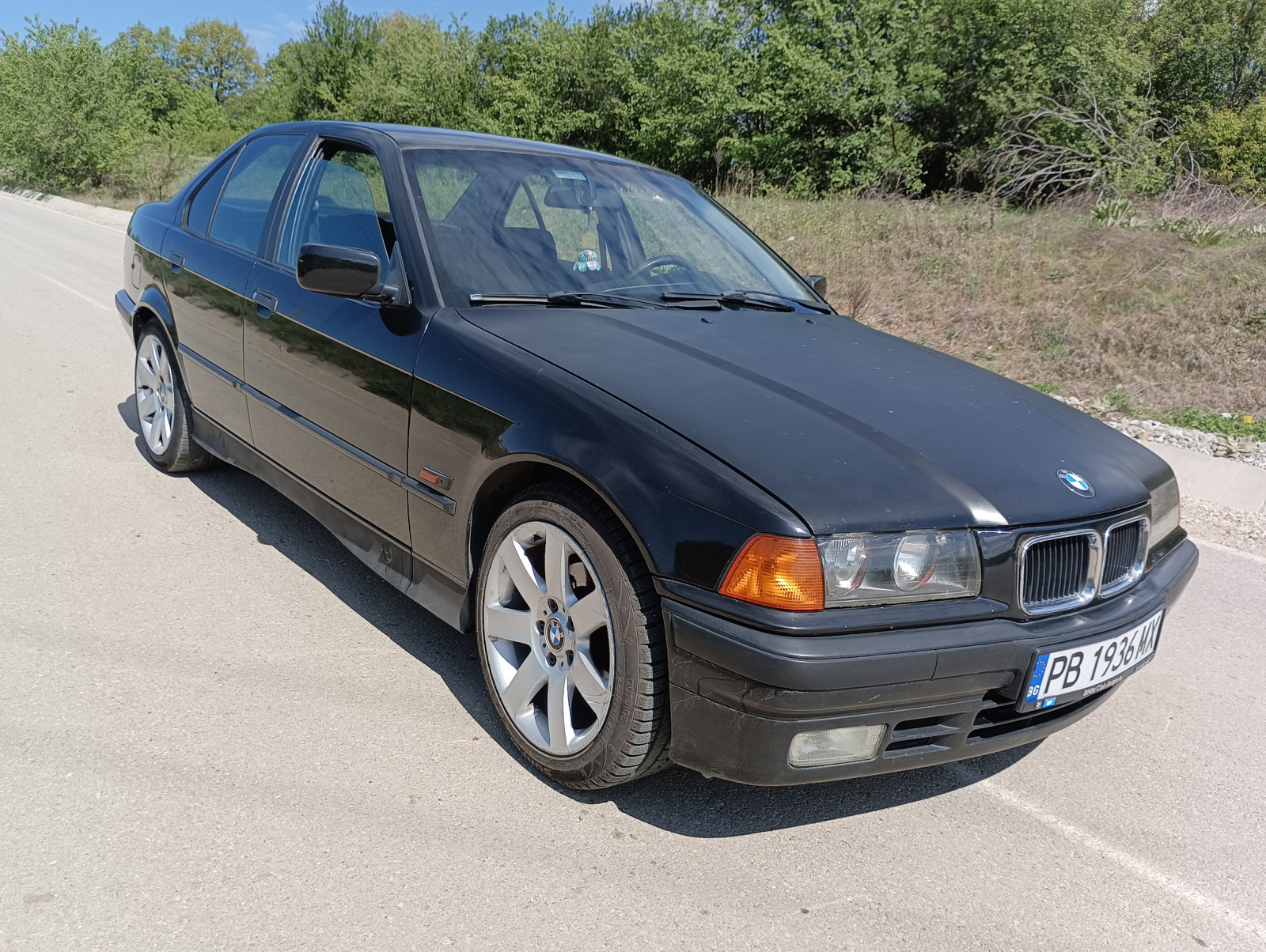 BMW 318 1.8 - изображение 1