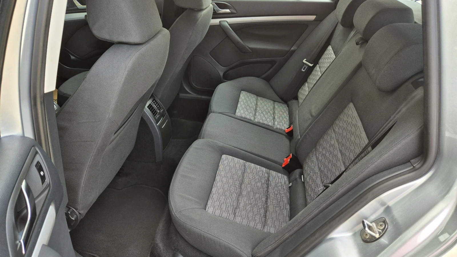 Skoda Octavia 1.6TDI 105.. | Mobile.bg   13