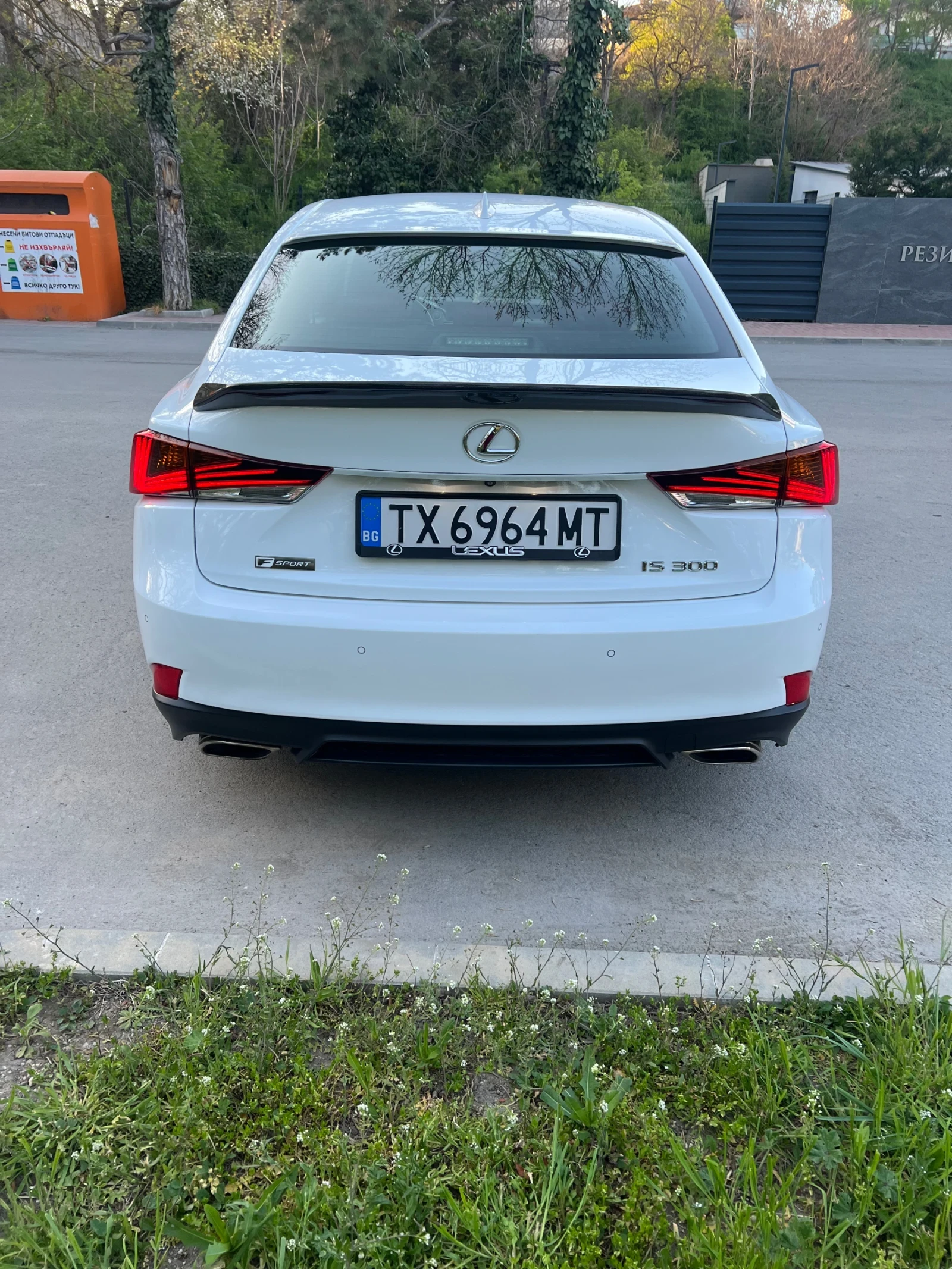Lexus IS 300 F sport Facelift - изображение 2