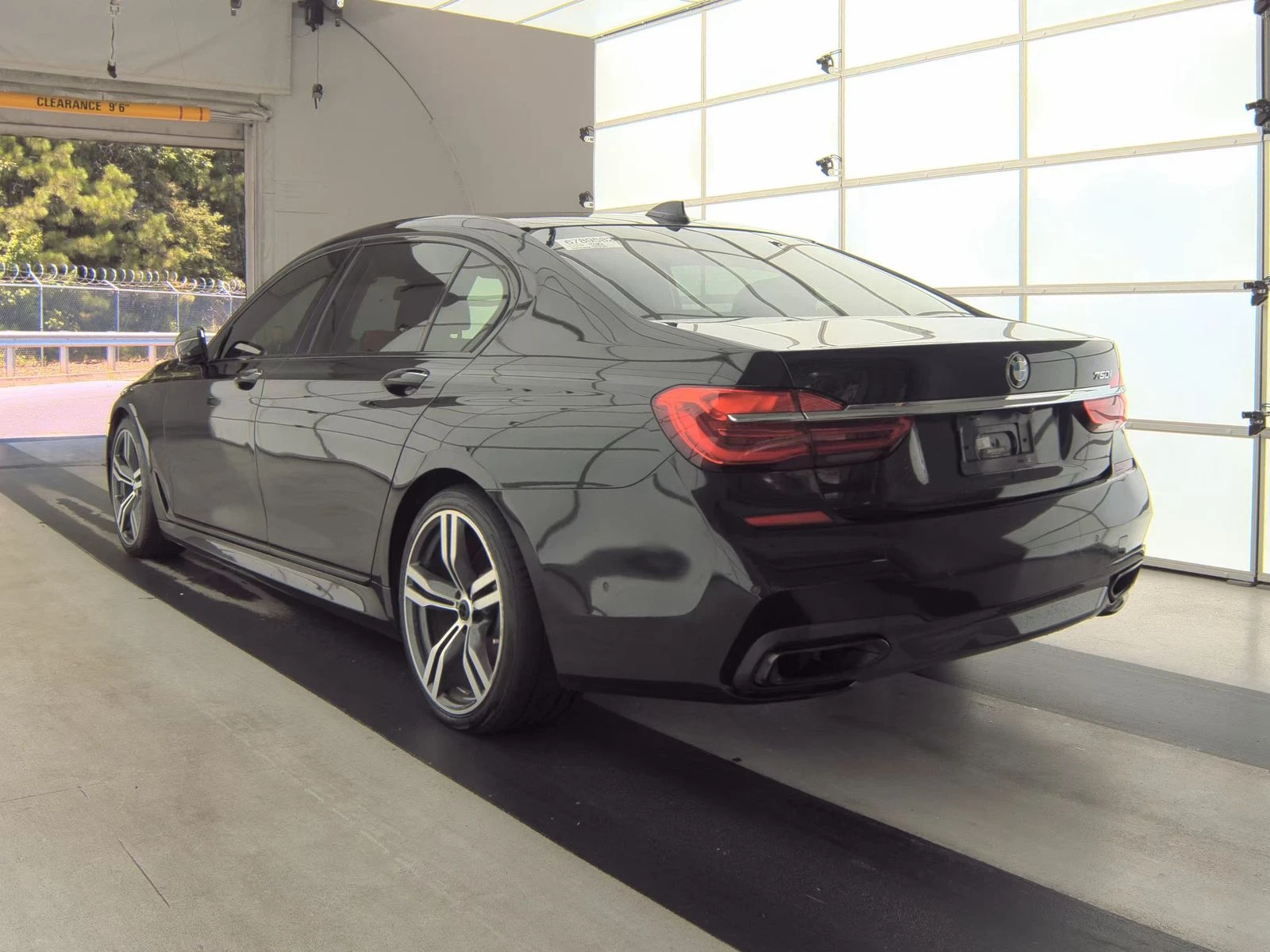 BMW 750 M SPORT LINE - изображение 4