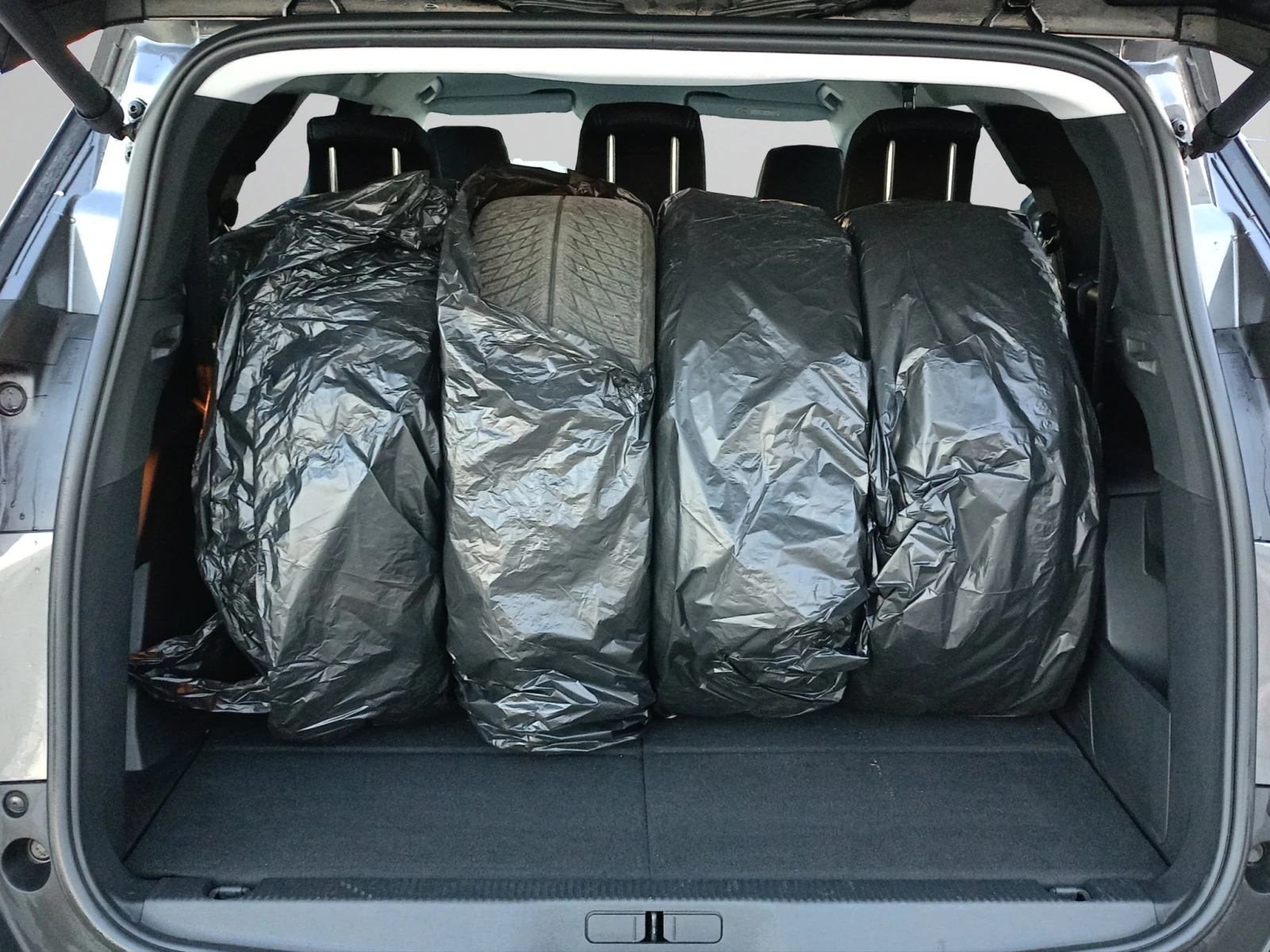 Peugeot 5008 New Line Up ALLURE PACK 1.5 BlueHDi 130 S&S EAT8 E - изображение 9