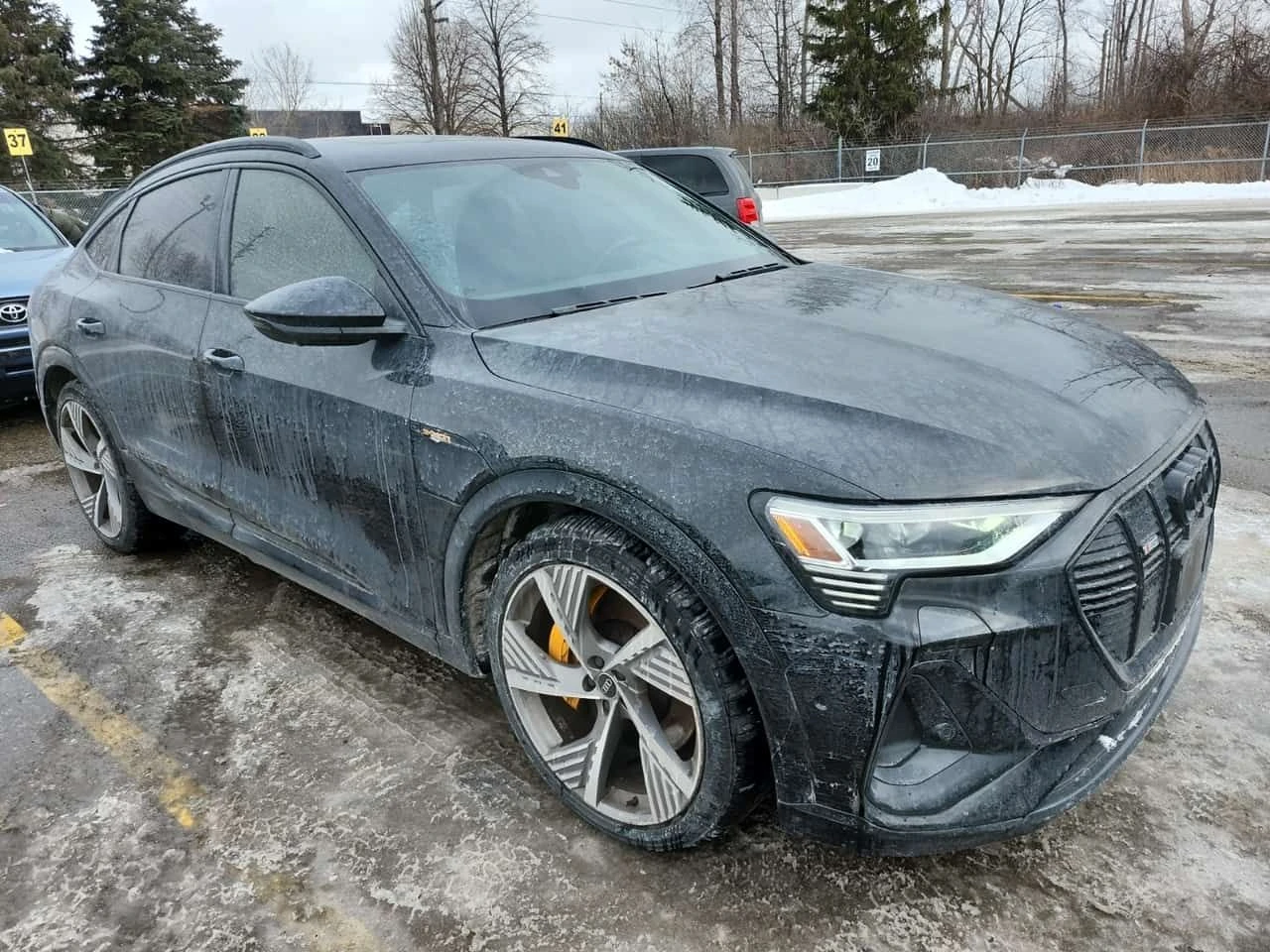 Audi E-Tron * TECHNIK * 2 КЛЮЧА * ОБДУХВАНЕ * PANO , снимка 2 - Автомобили и джипове - 53729692