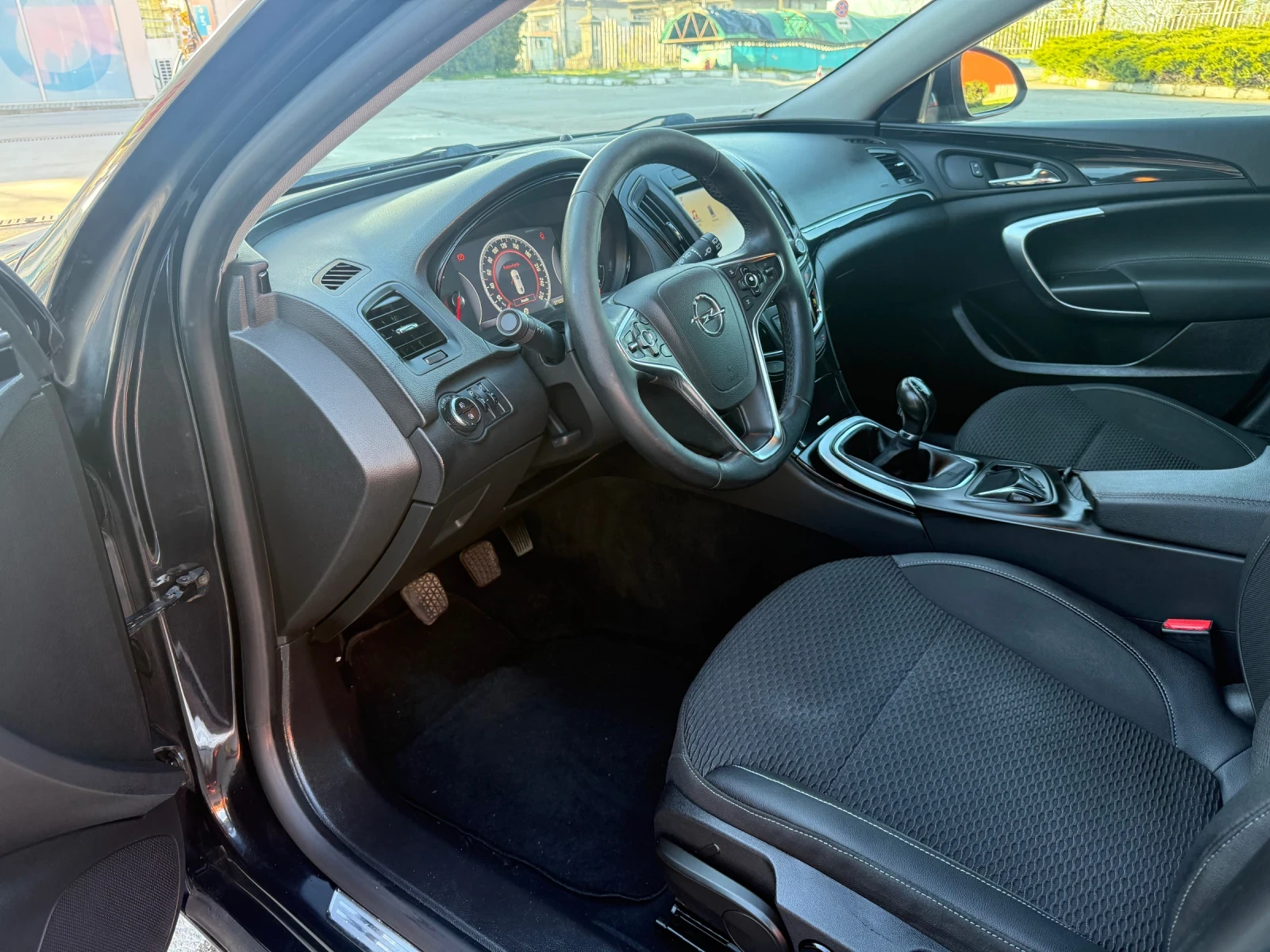 Opel Insignia 2.0 CDTI , снимка 8 - Автомобили и джипове - 54140811