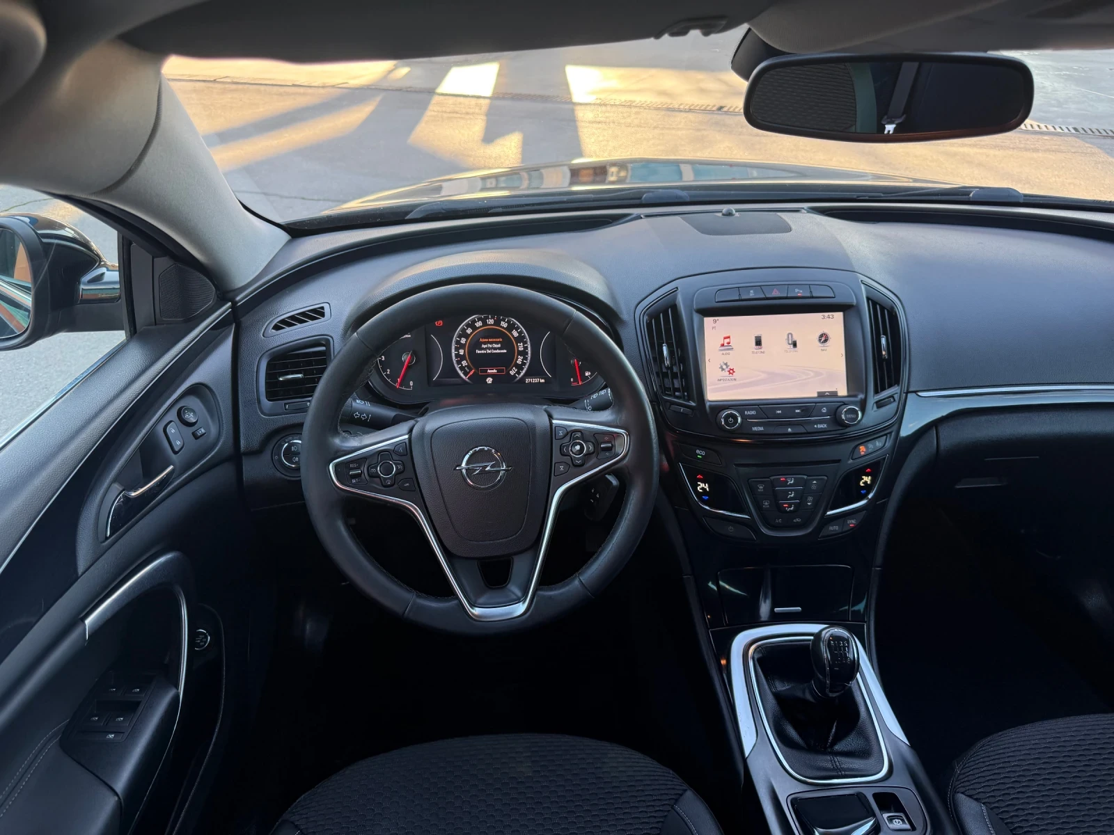 Opel Insignia 2.0 CDTI , снимка 11 - Автомобили и джипове - 54140811