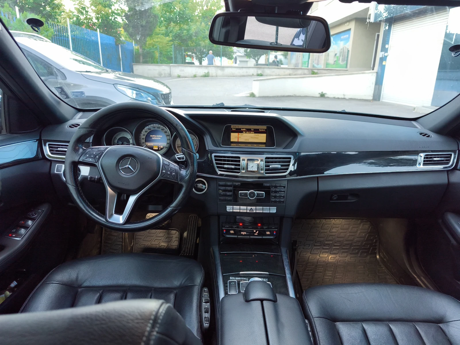 Mercedes-Benz E 300 Хибрид, снимка 5 - Автомобили и джипове - 54365771