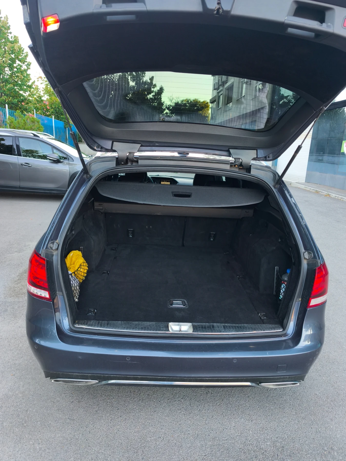 Mercedes-Benz E 300 Хибрид, снимка 7 - Автомобили и джипове - 54365771