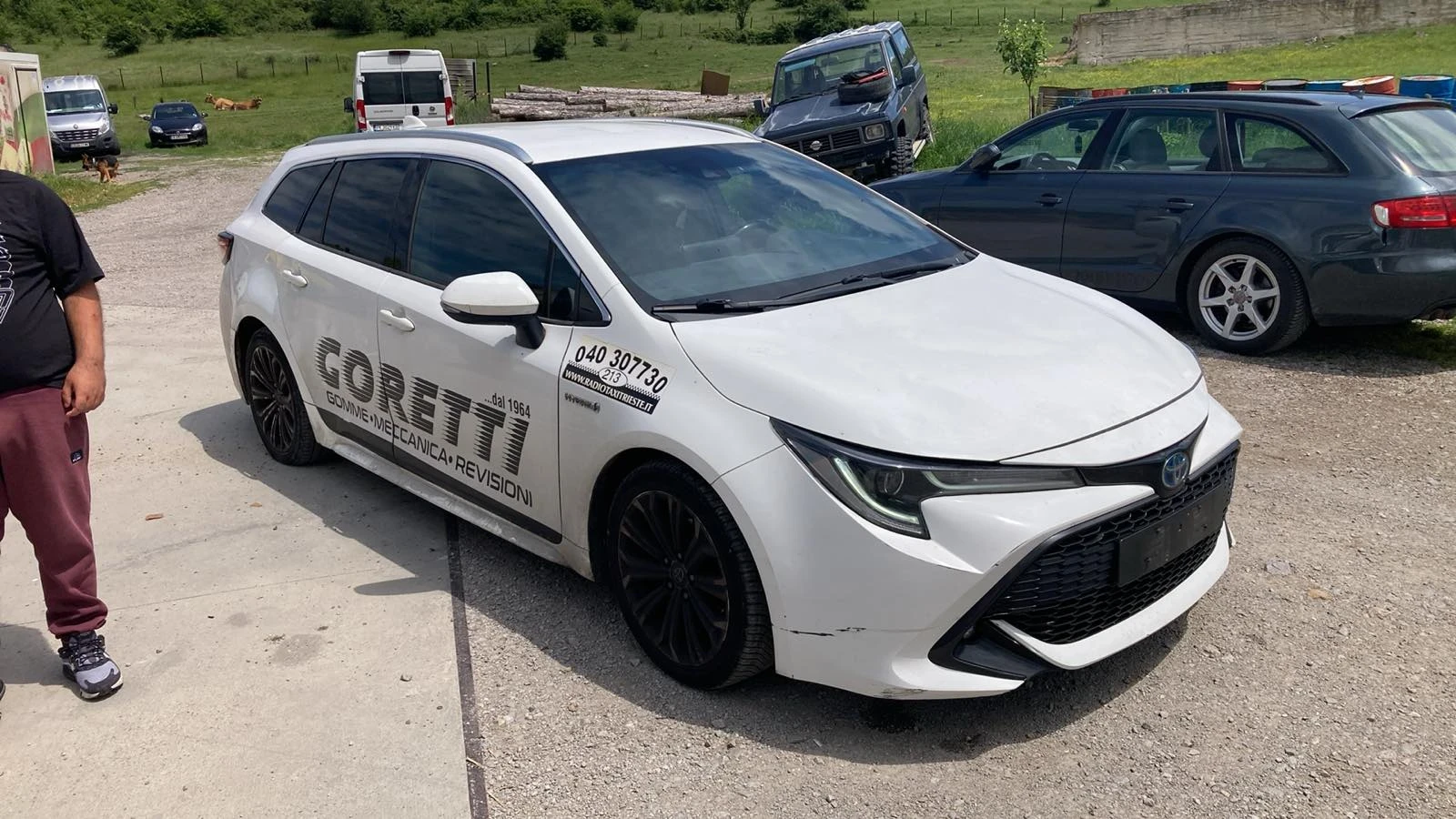 Toyota Corolla 1.8 Benzin Hibrid TAXI, снимка 2 - Автомобили и джипове - 54820738