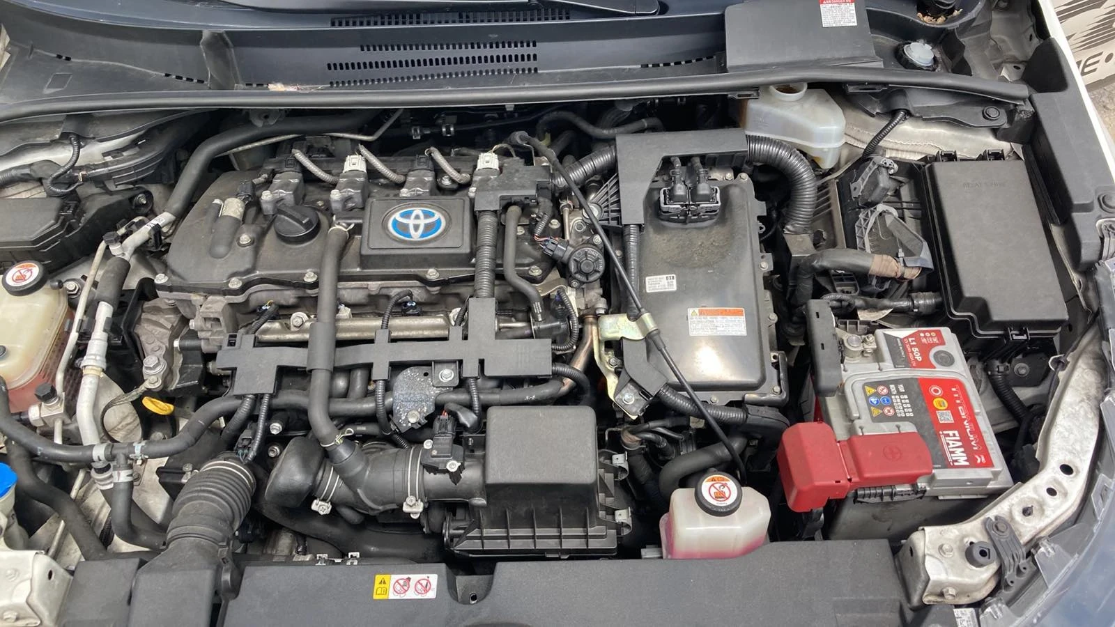 Toyota Corolla 1.8 Benzin Hibrid TAXI, снимка 17 - Автомобили и джипове - 54820738