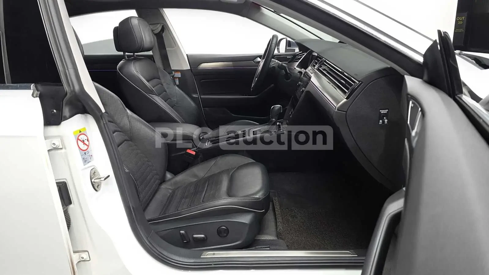 VW Arteon PRESTIGE HEAD UP/360/PANORAMA/ПОДГРЕВ/ОБДУХВАНЕ/, снимка 11 - Автомобили и джипове - 55156193