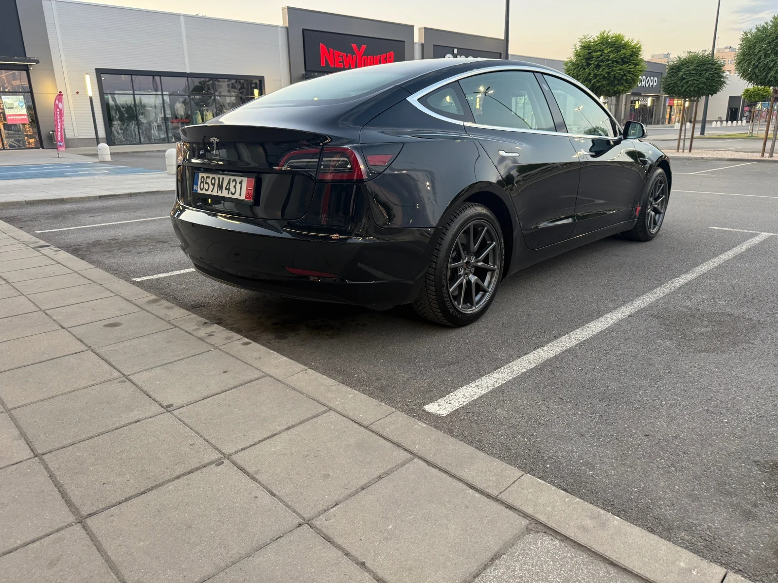 Tesla Model 3 LONG RANGE DUAL MOTOR SWISS , снимка 8 - Автомобили и джипове - 55237330