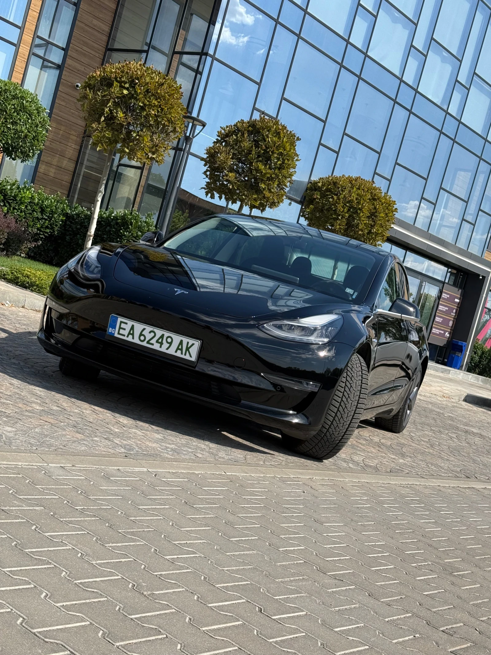 Tesla Model 3 LONG RANGE DUAL MOTOR SWISS 