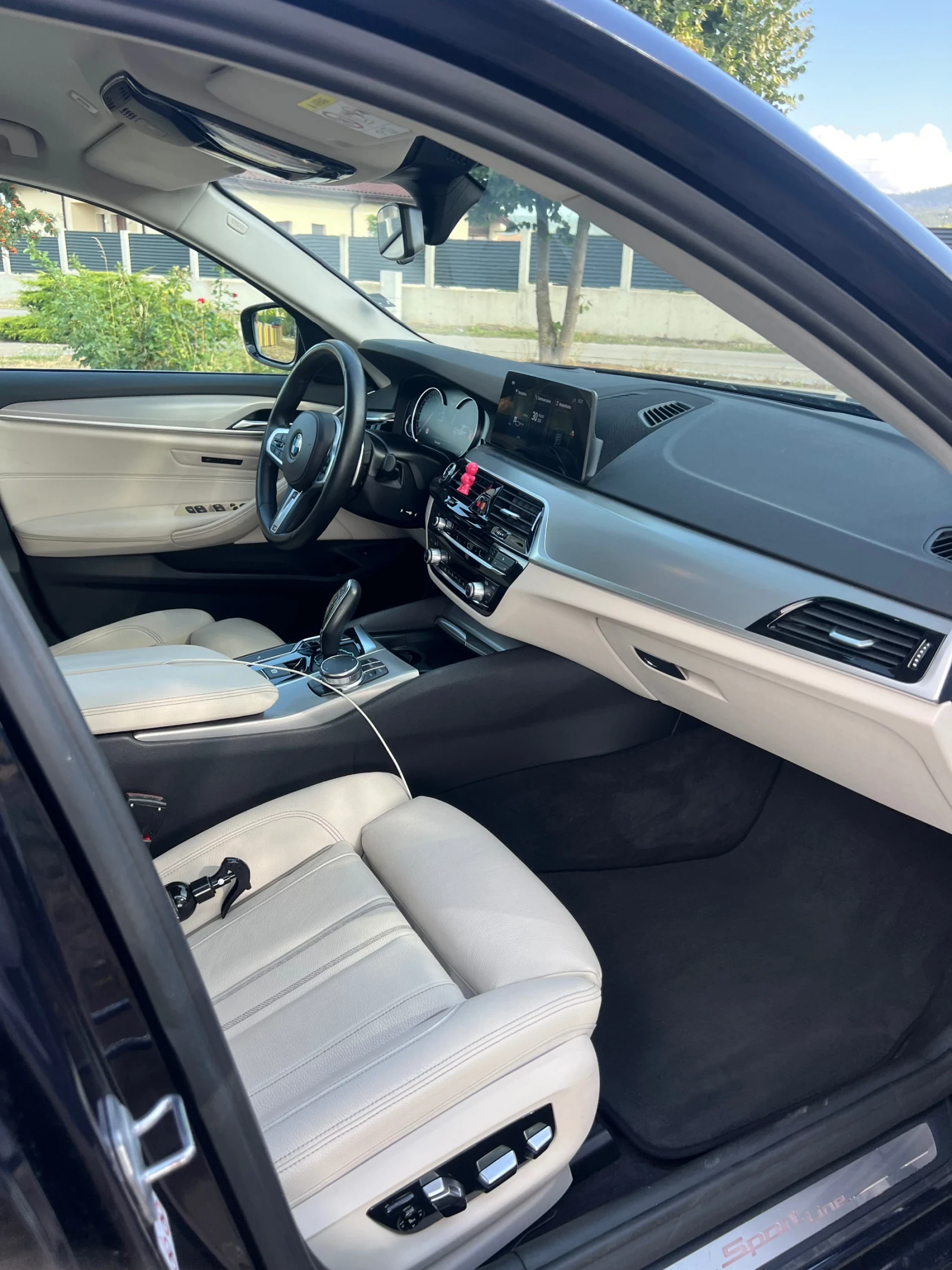 BMW 530 d xDRIVE  M Sport , снимка 10 - Автомобили и джипове - 55674124