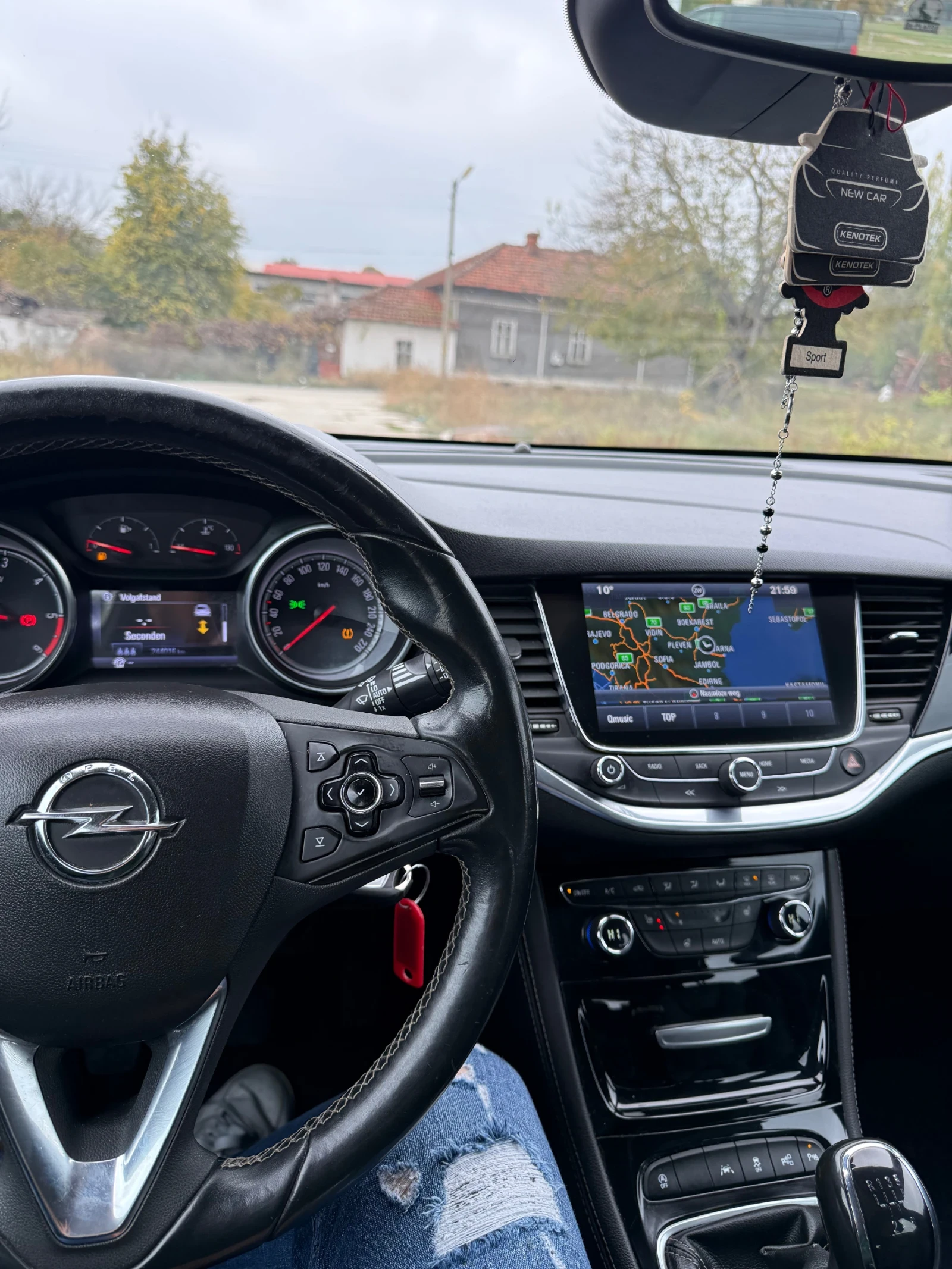 Opel Astra 1.6CDTI, снимка 13 - Автомобили и джипове - 56658252