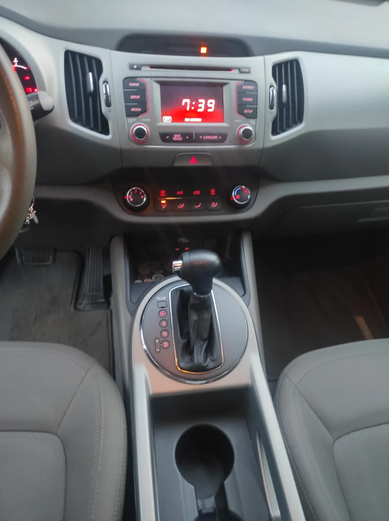 Kia Sportage, снимка 11 - Автомобили и джипове - 49179594