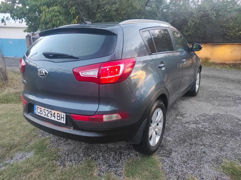 Kia Sportage, снимка 6 - Автомобили и джипове - 47681513