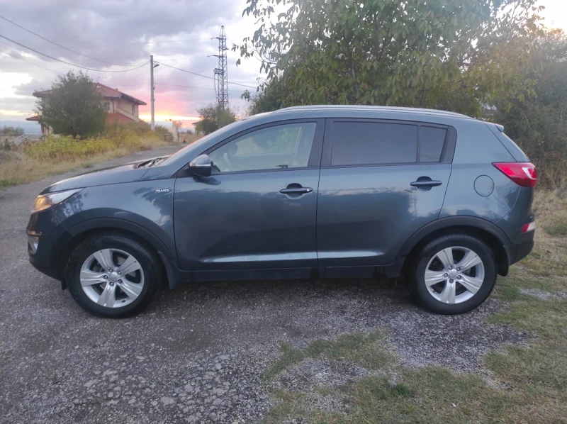 Kia Sportage, снимка 3 - Автомобили и джипове - 49179594