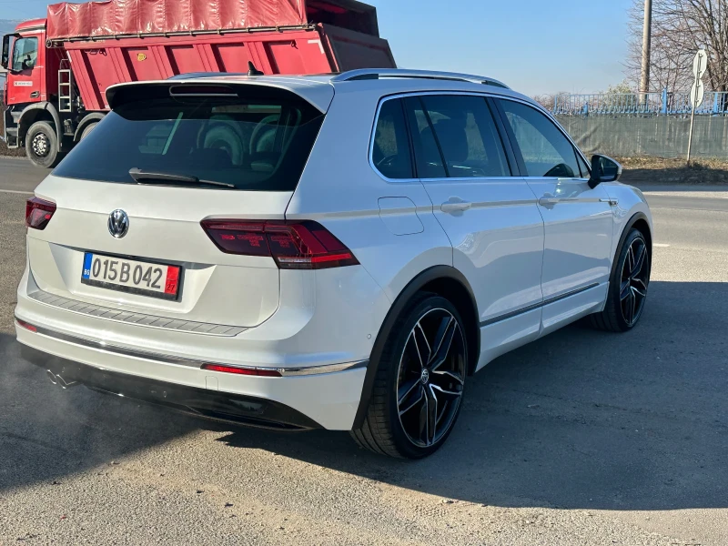 VW Tiguan 2.0TDI 190k.c. R-LINE, снимка 4 - Автомобили и джипове - 47947098