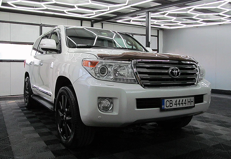 Toyota Land cruiser 200/БИЗНЕС КЛАС СОБСТВЕН ЛИЗИНГ, снимка 3 - Автомобили и джипове - 52117065