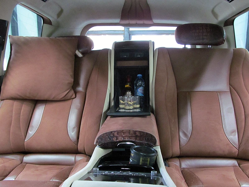 Toyota Land cruiser 200/БИЗНЕС КЛАС СОБСТВЕН ЛИЗИНГ, снимка 13 - Автомобили и джипове - 52117065