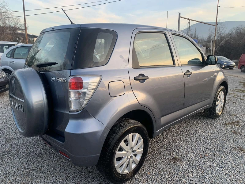 Daihatsu Terios 1.5I/4x4 КАТО НОВА !!!, снимка 5 - Автомобили и джипове - 52831499