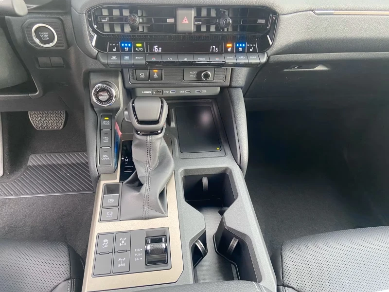 Toyota Land cruiser 250 Executive, снимка 7 - Автомобили и джипове - 53095914