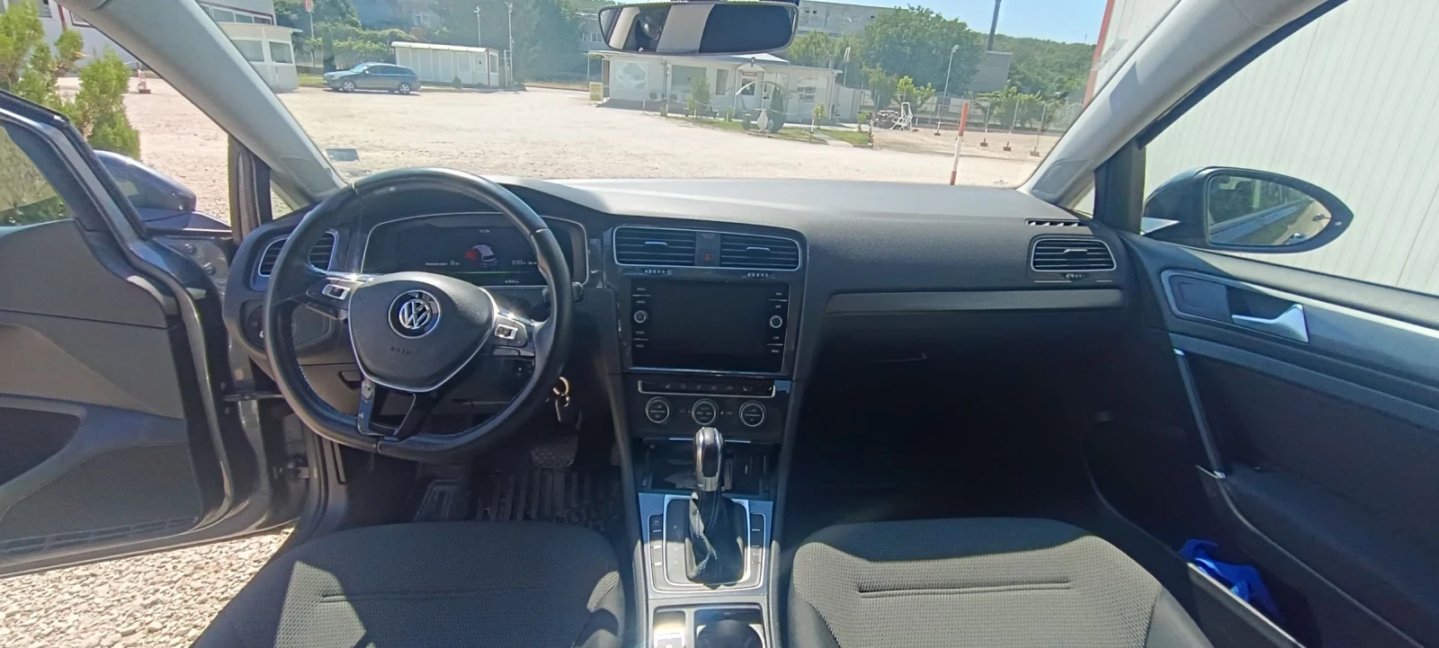 VW Golf Electric, CCS, Automatic 136.. 2020. | Mobile.bg   11