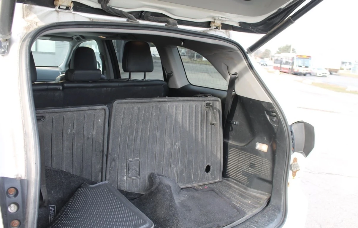 Toyota Highlander XLE * 3.5 V6 * 7 МЕСТЕН * СЕРВИЗНА ИСТОРИЯ * , снимка 14 - Автомобили и джипове - 54156317