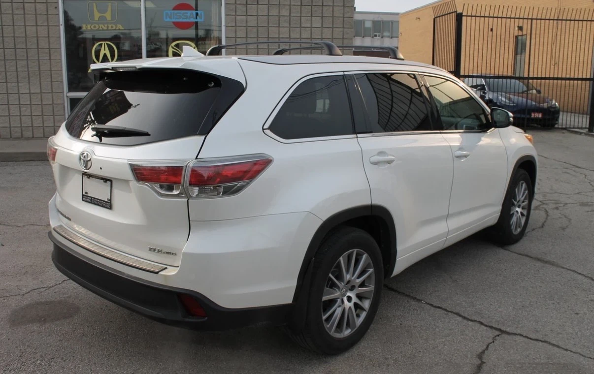 Toyota Highlander XLE * 3.5 V6 * 7 МЕСТЕН * СЕРВИЗНА ИСТОРИЯ * , снимка 4 - Автомобили и джипове - 54156317